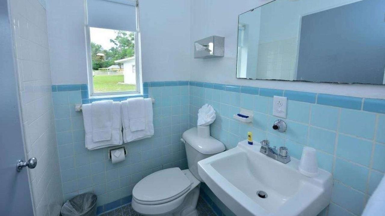 Sun Plaza Motel Silver Springs Eksteriør billede
